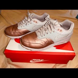 Rose gold Nike air max